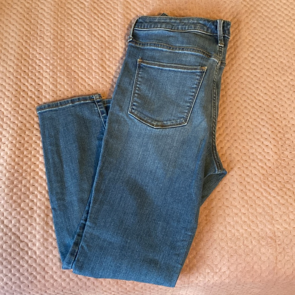 Women’s size 10 short jeans - Picture 2 of 3